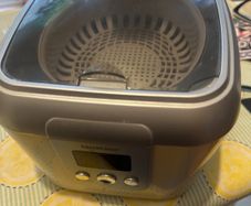 UV cleaner