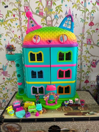 DREAMWORKS Gabby's Dollhouse Celebration 25-Inches Tall