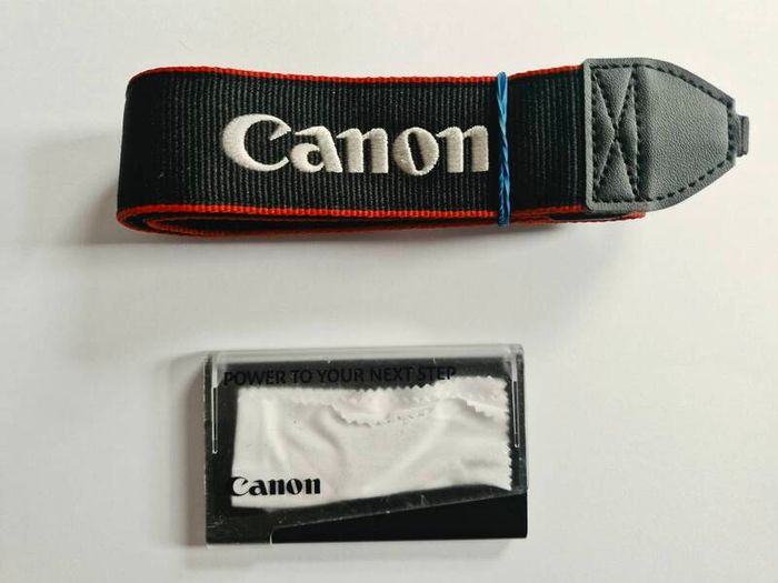 Canon 700D, lens & bag