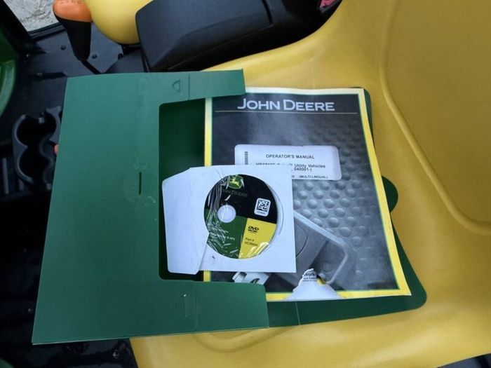 2022 John Deere Gator Hpx815e