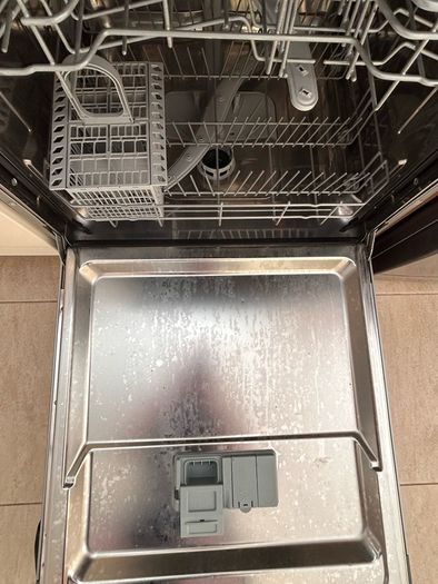 Hotpoint dishwasher, very good condition