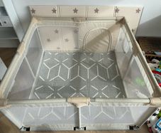 Play pen