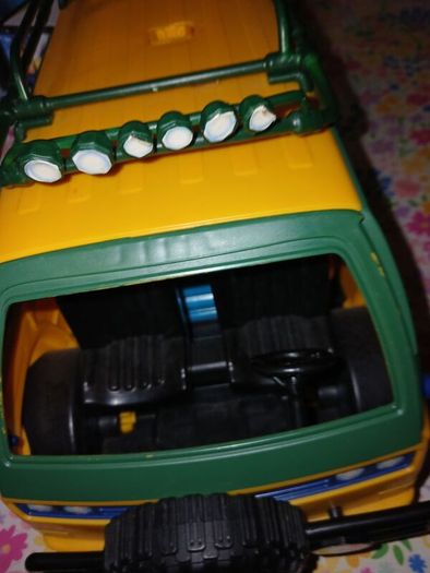 Teenage Mutant Ninja figure  Playset and figures (Please Read)