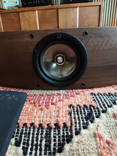 Kef Iq2c