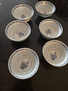 Reduced Vintage set of good quality six rice eye tea bowls