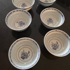 Reduced Vintage set of good quality six rice eye tea bowls