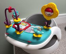 Snug Floor Seat with Activity Tray