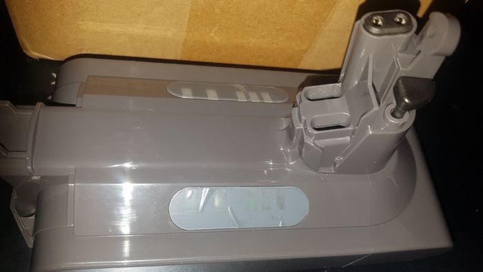 Dyson V10 4800mah replacement battery with filter