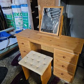 dressing table with chair and mirror