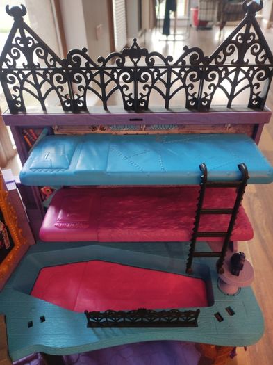 Monster High dollhouse