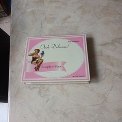 The Colour Institute  Complete Face Set.  New  in Original  Box.