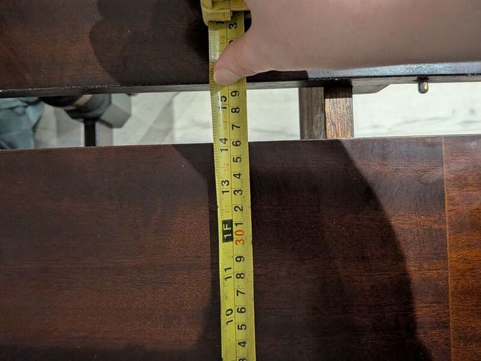 Veneer extendable Table