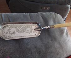 Victorian Crumb Catcher