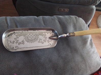 Victorian Crumb Catcher