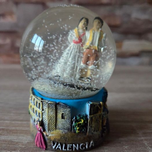 Valencia souvenir snow globe