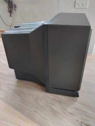 Japanese Retro gaming CRT television 14inch
