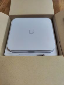 UBIQUITI UniFi Cloud Gateway Ultra