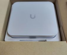 UBIQUITI UniFi Cloud Gateway Ultra