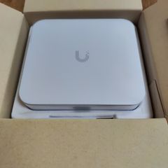 UBIQUITI UniFi Cloud Gateway Ultra