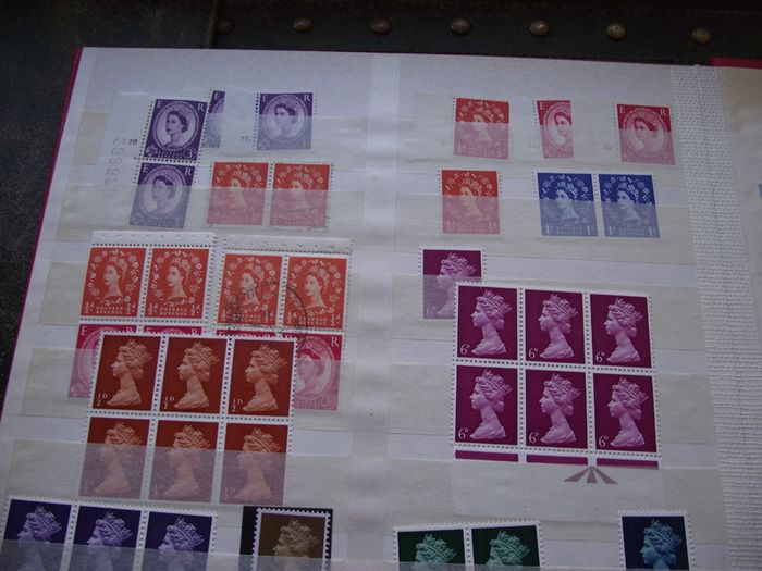 Collection of Mint Elizabeth II stamps, blocks and strips (1946-1990s)