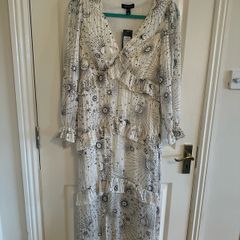 Beautiful white celestial pattern dress with sparkle. Sun and stars. Size 10. New look