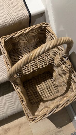 Kubu rattan stair basket