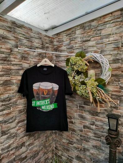 Guinness double print St Patrick's Day T-shirt  Size medium  Print front and back  Perfect condition, like new