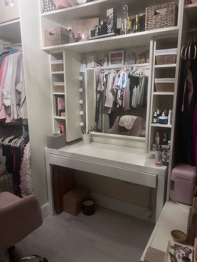 Dressing Table, lights & Mirror