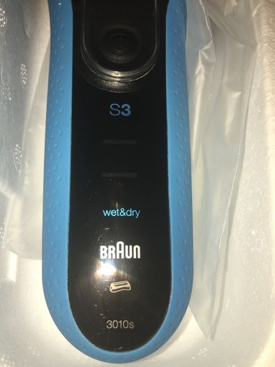 Braun Series 3 ProSkin 3010s Rechargeable Wet Dry Electric Shaver, blue The Braun Series 3 ProSkin rechargeable electric foil shaver/razor provides