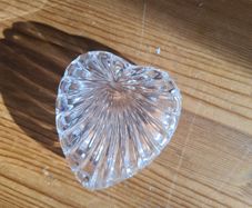 vintage lead crystal heart-shaped trinket box lid