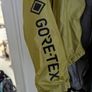 Lightweight Gore-Tex waterproof cycling jacket Image 4