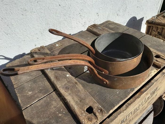 Vintage Copper Saucepans (3)