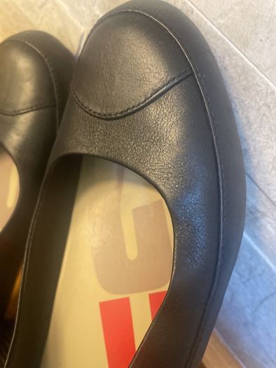 FItlop black leather flat shoes