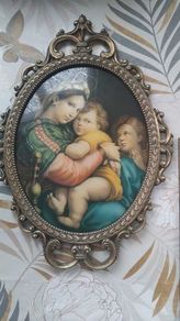 Raphael Madonna of the Chair Gold Oval Framed Italy Vintage Art