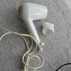 Hair dryer