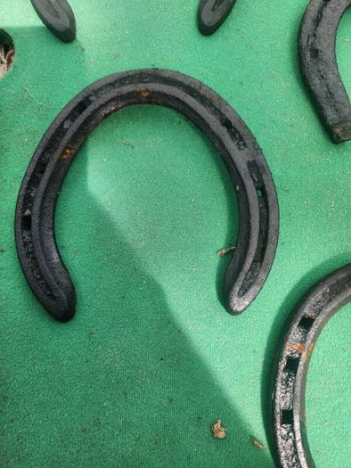 Horse shoes
