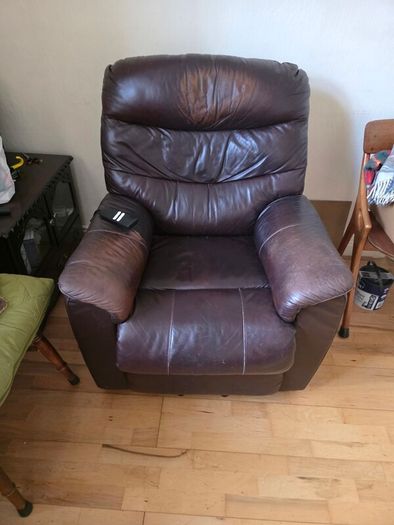 Riser recliner chair (tilt and rise)