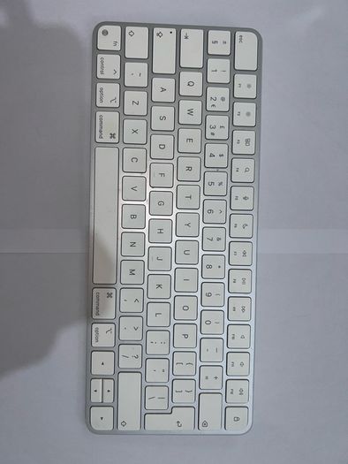 Wireless Keyboard A2450