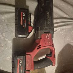milwaukee saw plus 8ah and 5ah battery