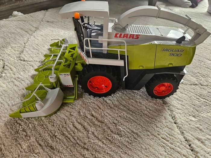 Bruder Claas Jaguar Harvester