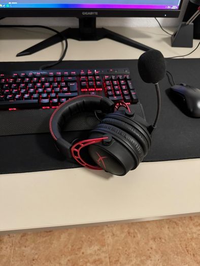 HyperX Cloud Alpha Wireless-Gaming Headset for PC - black and red