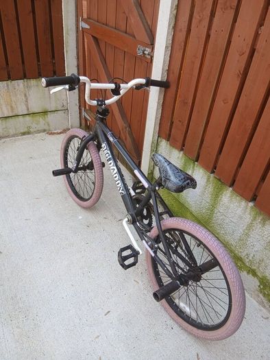 Bmx bicycle