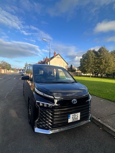Toyota Voxy 2022