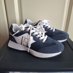 Ladies Trainers