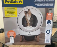 Pet Smart Self cleaning Cat Litter Box
