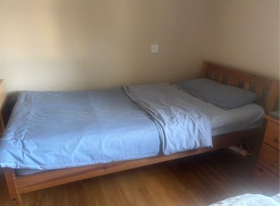 Single bed with Mattress
