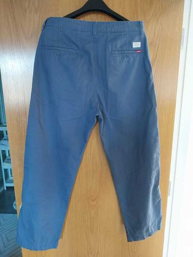 Levi pack 2 chinos 1 trousers 1 cargo pants fits L and XL