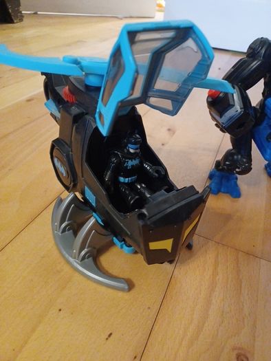 Batman and Joker bundle - Battling robots and Batcopter with Pilot - Imaginext