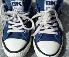 Trainers. Size 3