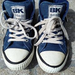 Trainers. Size 3